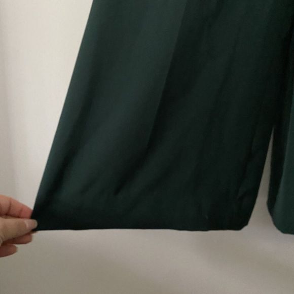 H & M Off the Shoulder Ruffle Cropped Wide Leg Jumpsuit Size 4 NWT - Picture 4 of 8